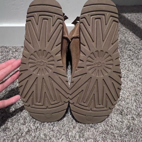 UGG Bailey Bow Boots - Picture 6 of 6